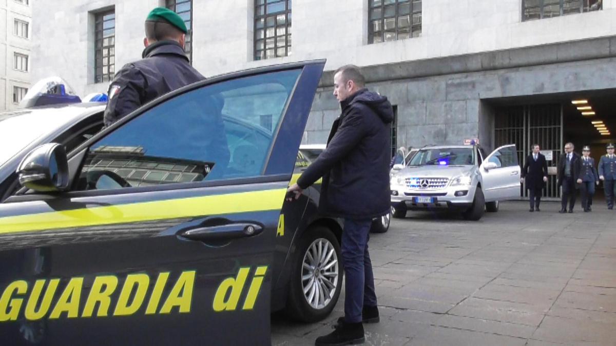 Locri, bufera nella sanità, 11 arresti e 90 indagati per corruzione