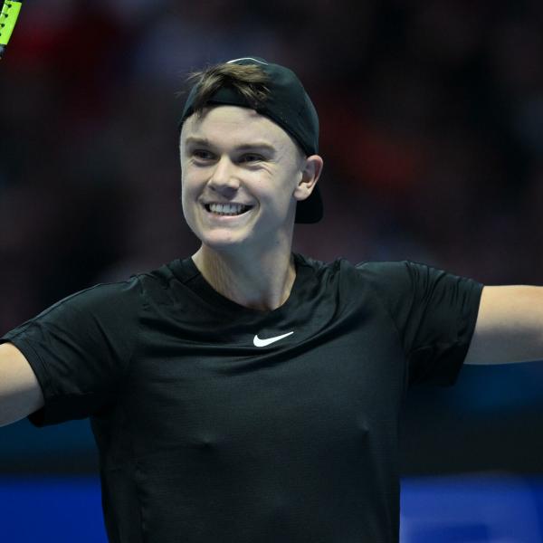 ATP Finals, Tsitsipas out dopo tre games con Rune. il greco si ritira