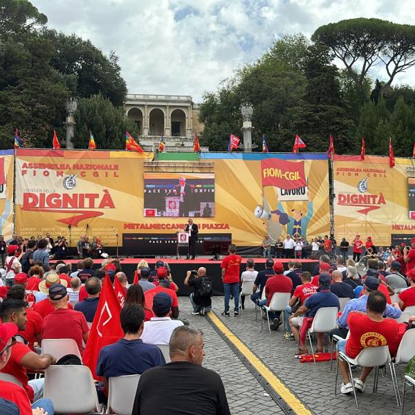 Sentieri della dignità, la Fiom Cgil si raduna a piazza del Popolo a Roma per l’assemblea nazionale | VIDEO e FOTO