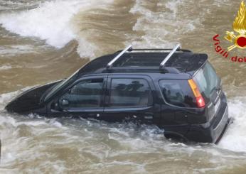 Violenta alluvione a Cagliari: strade come fiumi e auto bloccate