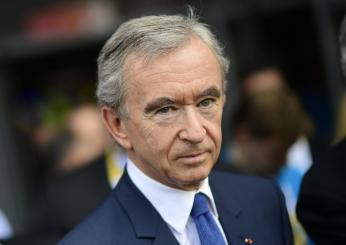 Bernard Arnault respinto al porto di Napoli con il suo yacht: “E’ t…