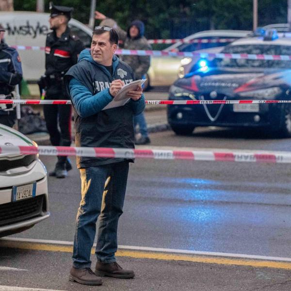 Milano, sparatoria a via Varsavia alle tre del mattino: morto un 18enne, indagini in corso