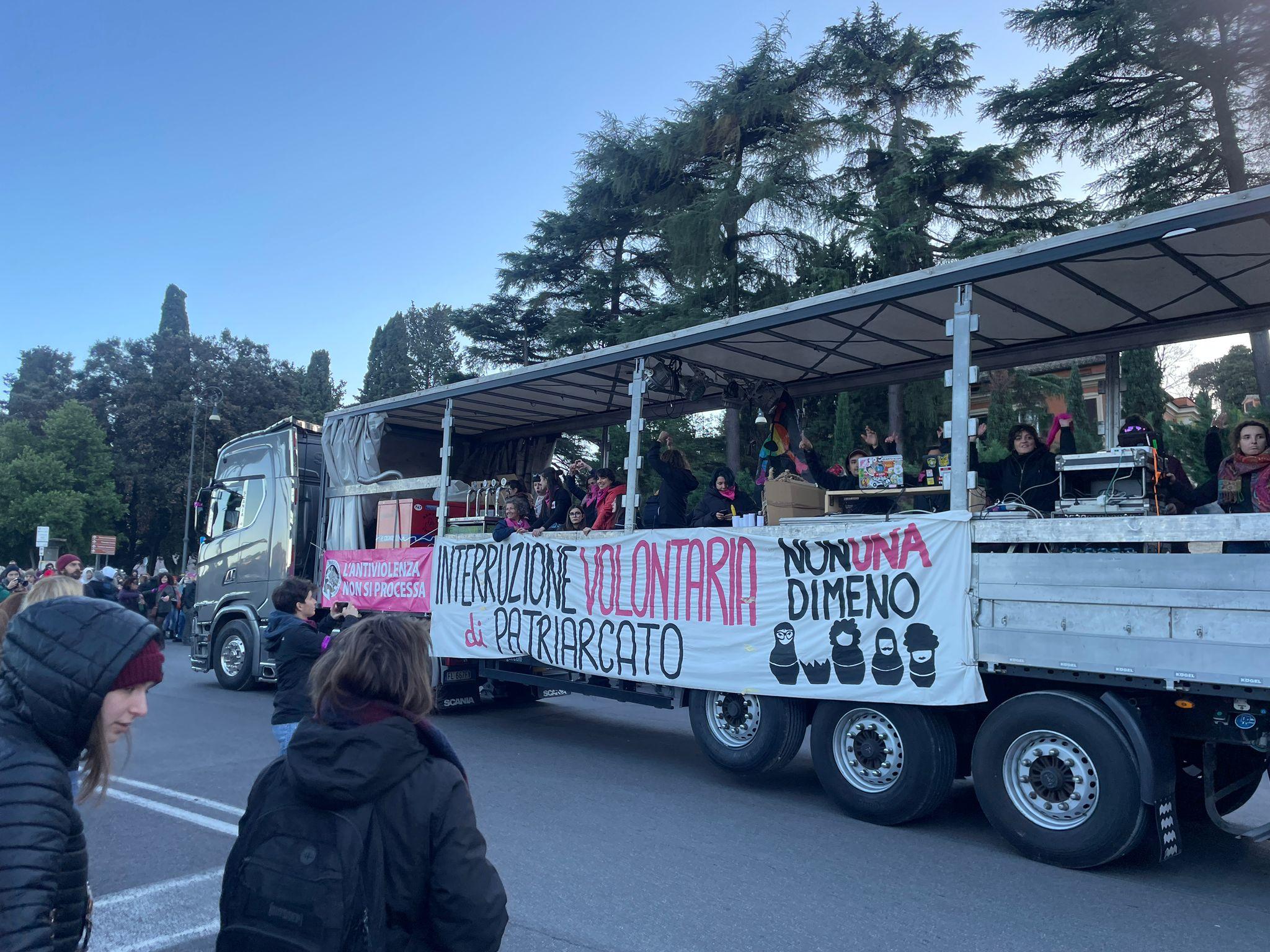 violenza donne manifestazione