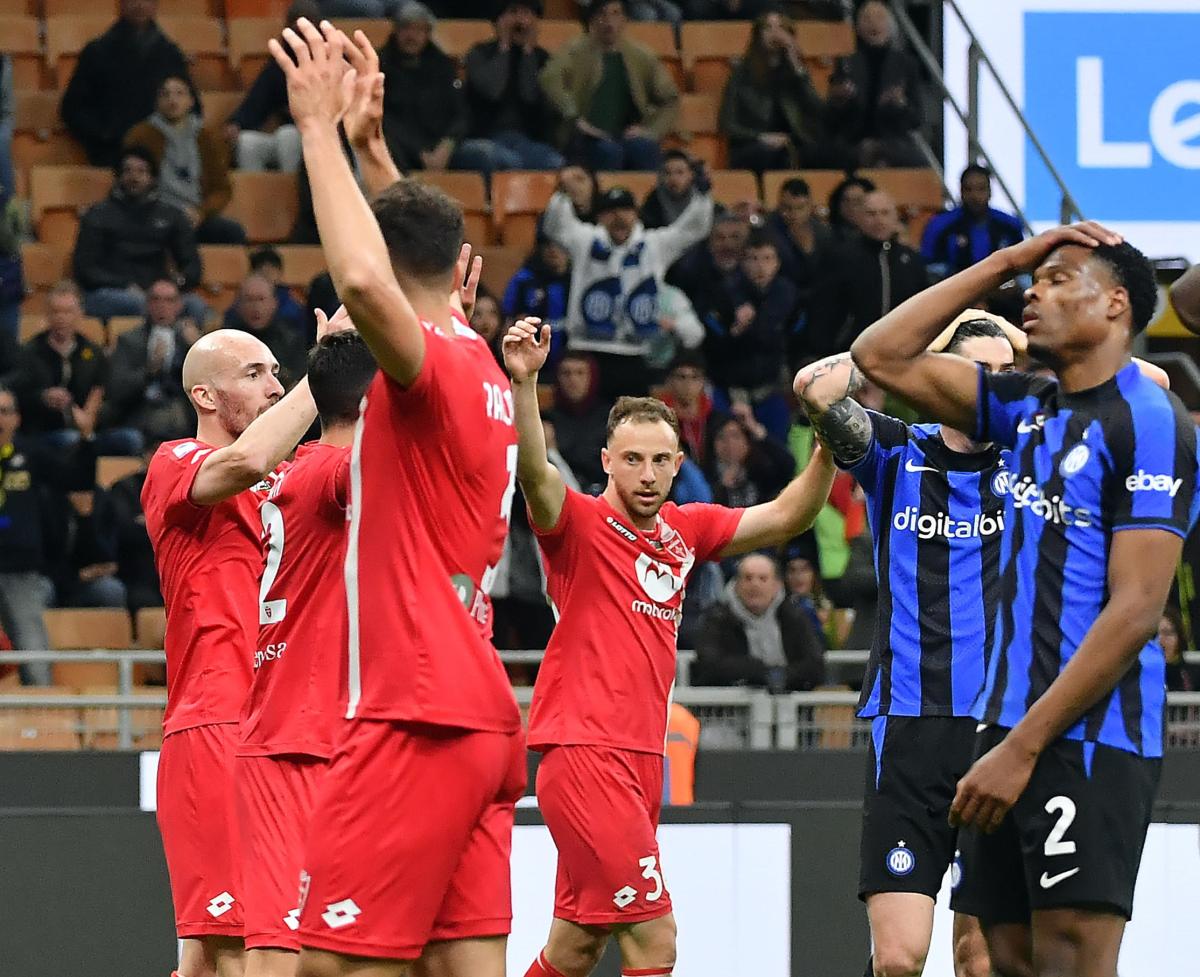 Serie A, la prima al Meazza è un derby lombardo: dove vedere Inter-Monza in diretta Tv e in streaming? Designazione arbitrale, precedenti e probabili formazioni