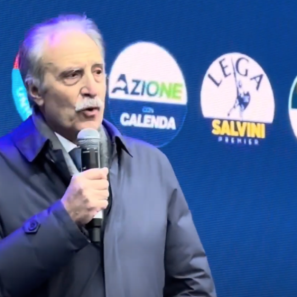 Elezioni in Basilicata 2024, il candidato presidente Bardi sul palco con tutti i leader del centrodestra | VIDEO