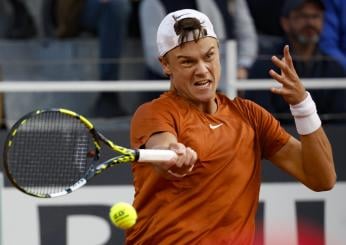 ATP Roma, Rune sconfigge in due set Fognini e stacca il pass per gli ottavi