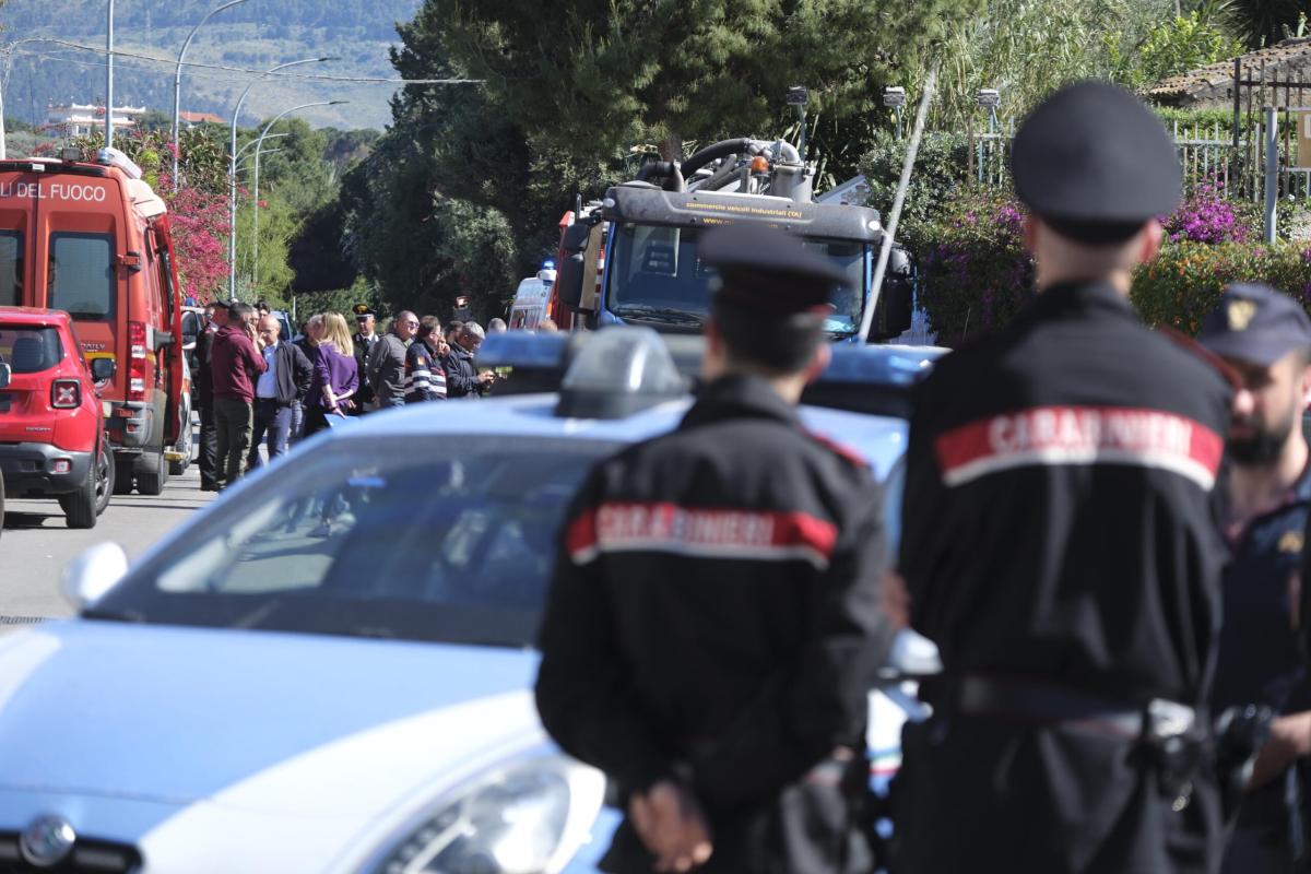 Biella, incidente sul lavoro a Mongrando: operaia ferita a causa di una cardatrice, è in codice rosso