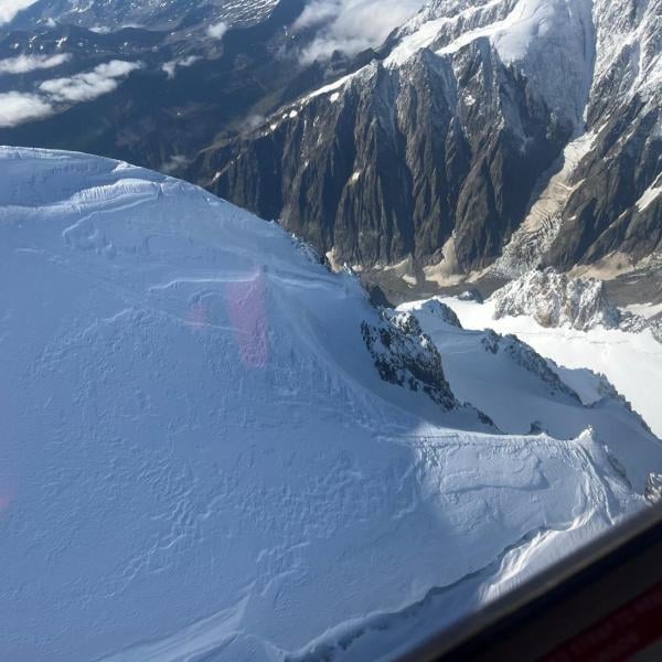 Aosta, ritrovati i corpi dei quattro alpinisti dispersi sul Monte Bianco. Cosa sappiamo | FOTO