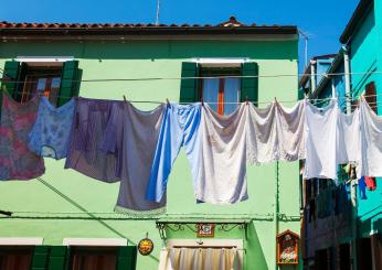 Come lavare correttamente la biancheria: colore, temperatura, detersivo