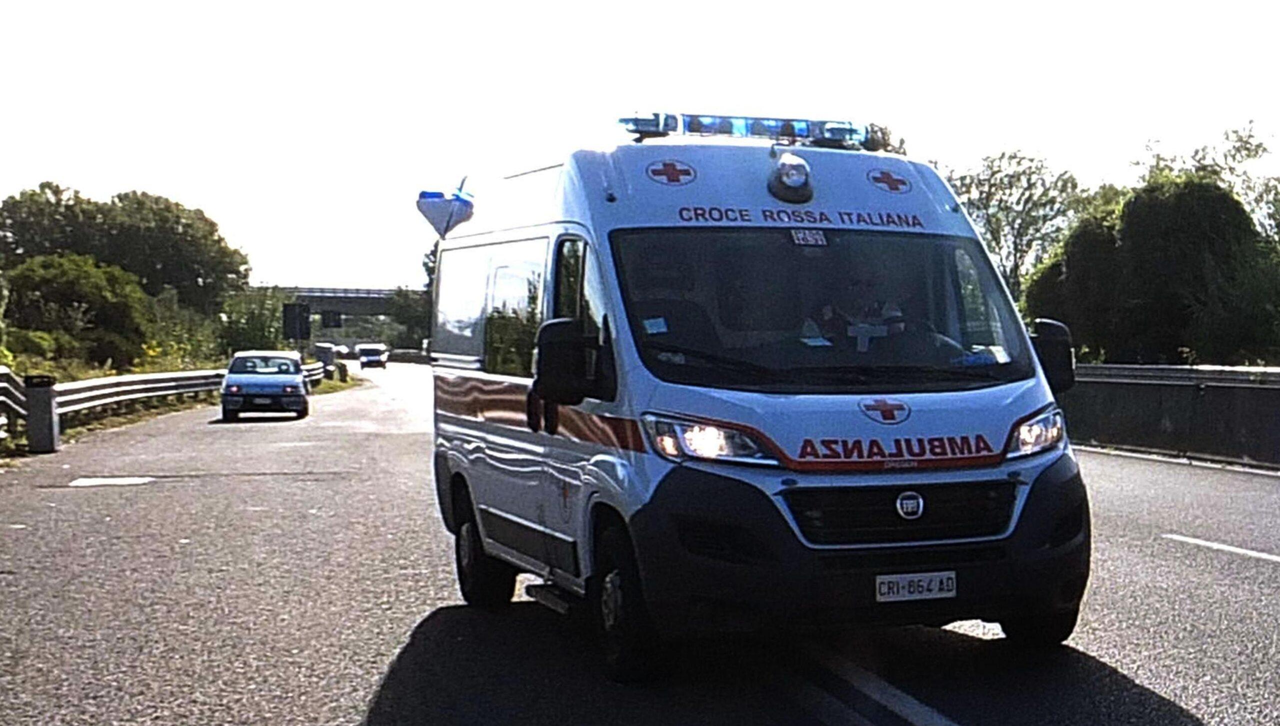 Firenze, incidente su viale Lavagnini: scontro tra un camion e una moto