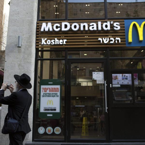 Israele, McDonald’s compra tutti i punti vendita del franchising a causa del boicottaggio