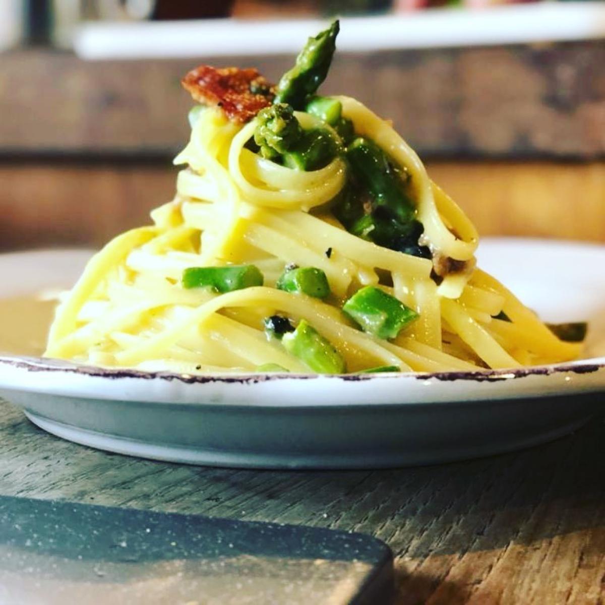 Tagliatelle con gli asparagi, il piatto della primavera