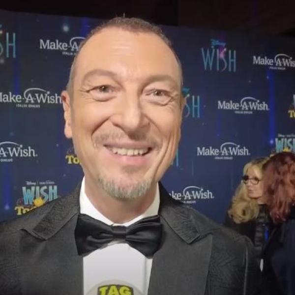 Wish, Amadeus sul red carpet del nuovo film Disney: “Ecco cosa ha detto Fiorello che ho doppiato una capra” | VIDEO