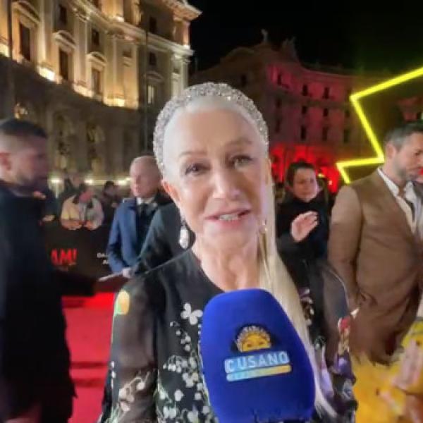 Esclusiva – Helen Mirren alla prima di Shazam: “Checco Zalone? Lo amo” | VIDEO