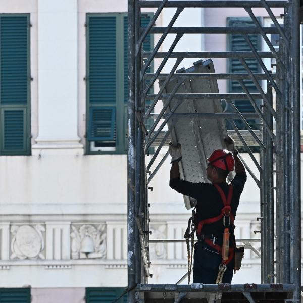 Istat, tasso di occupazione da record a febbraio 2024 grazie all’aumento dei posti fissi