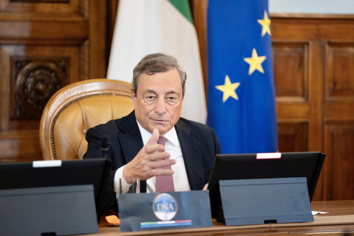 Caro energia, Draghi: “Commissione Ue presenterà proposta”