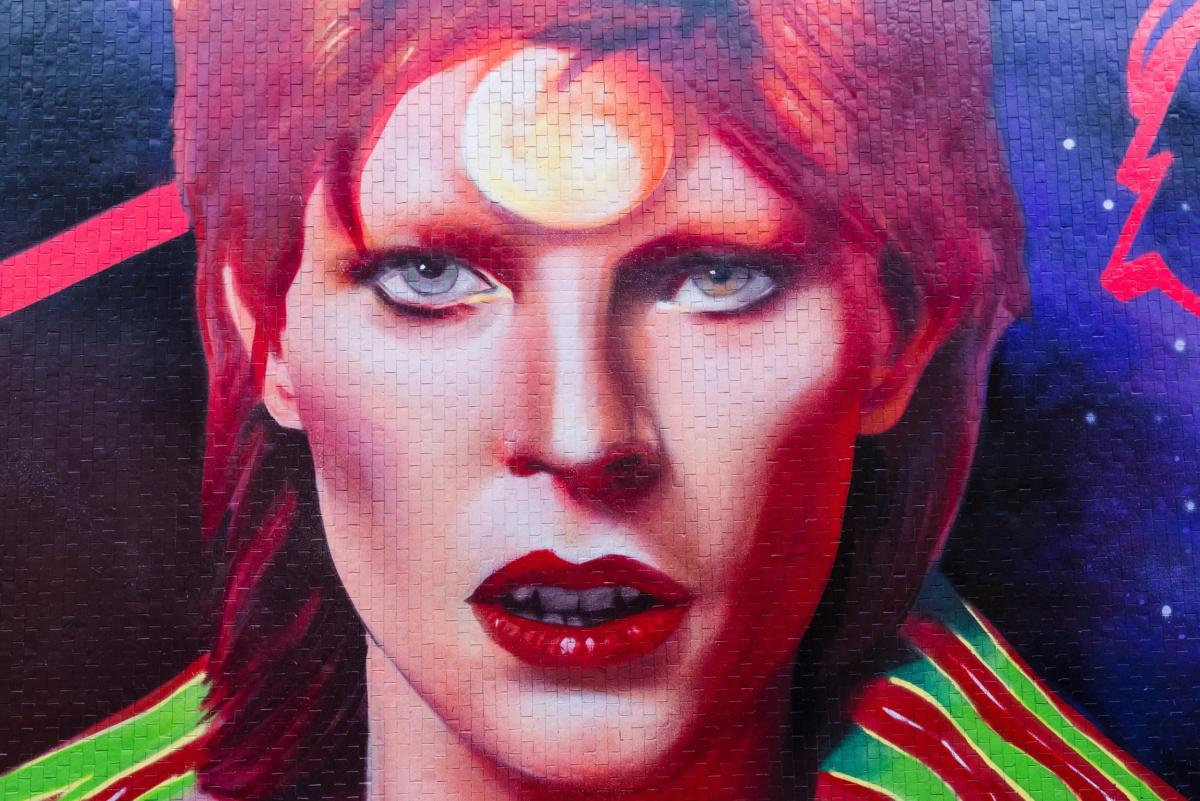 Moonage Daydream: fuori il trailer italiano del film su David Bowie