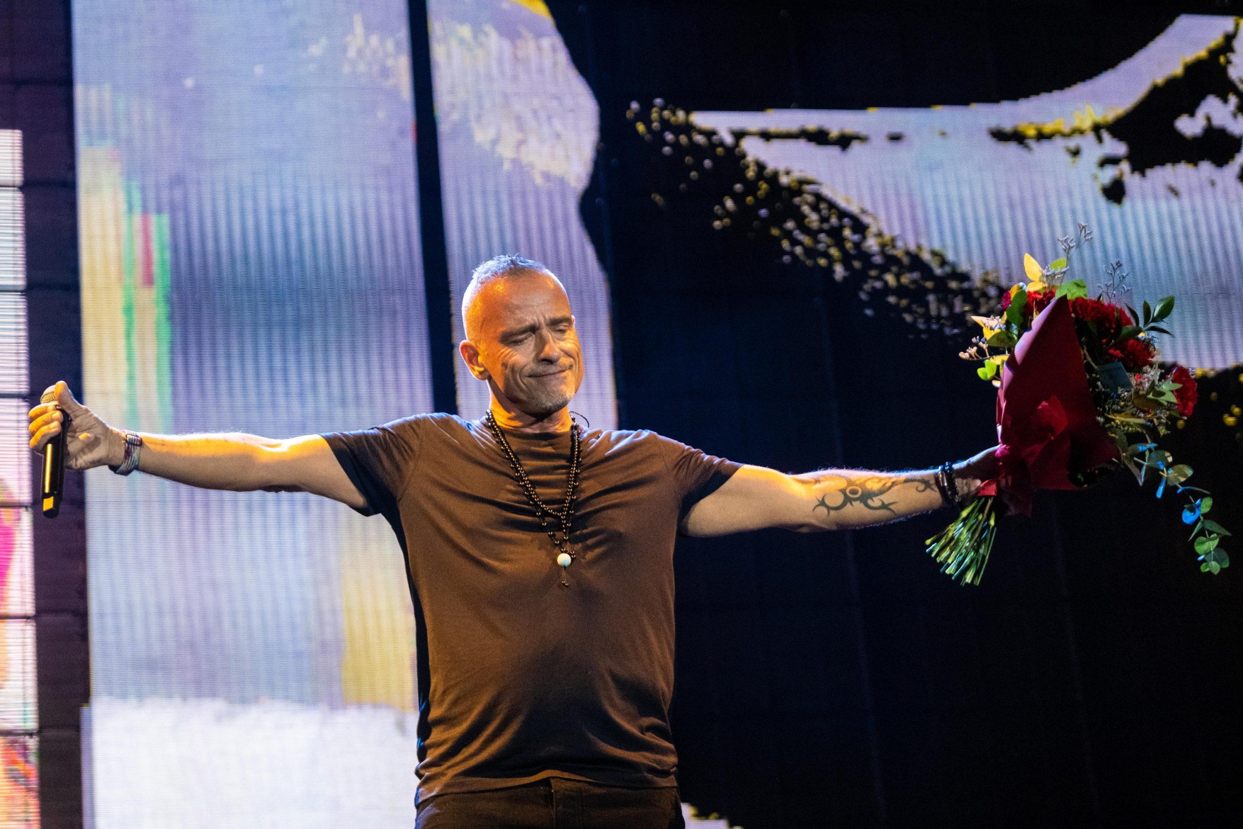 Eros Ramazzotti nuovo singolo: fuori oggi il videoclip ufficiale di “Gli Ultimi Romantici”