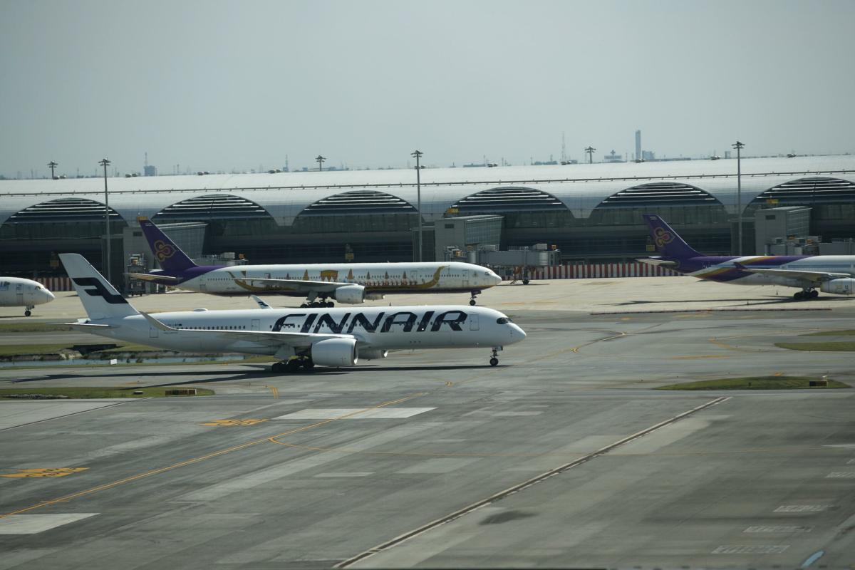 Finnair non pesa solo i bagagli ma invita anche i passeggeri a pesarsi al momento di check-in