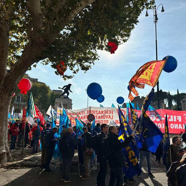 Sciopero trasporti, in piazza a Roma sindacati e opposizioni: “La mobilitazione proseguirà”