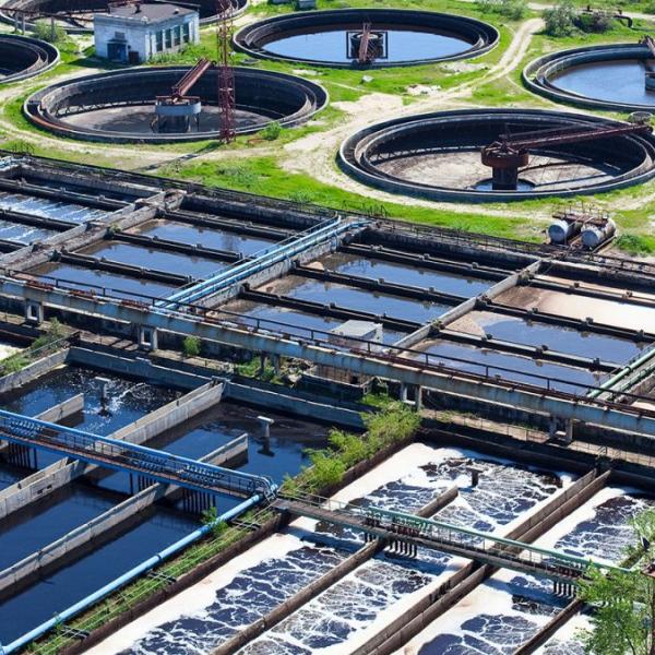 Riciclo dell’acqua industriale: la gestione sostenibile delle risorse idriche sviluppata dal polo Petrolchimico di Ferrara