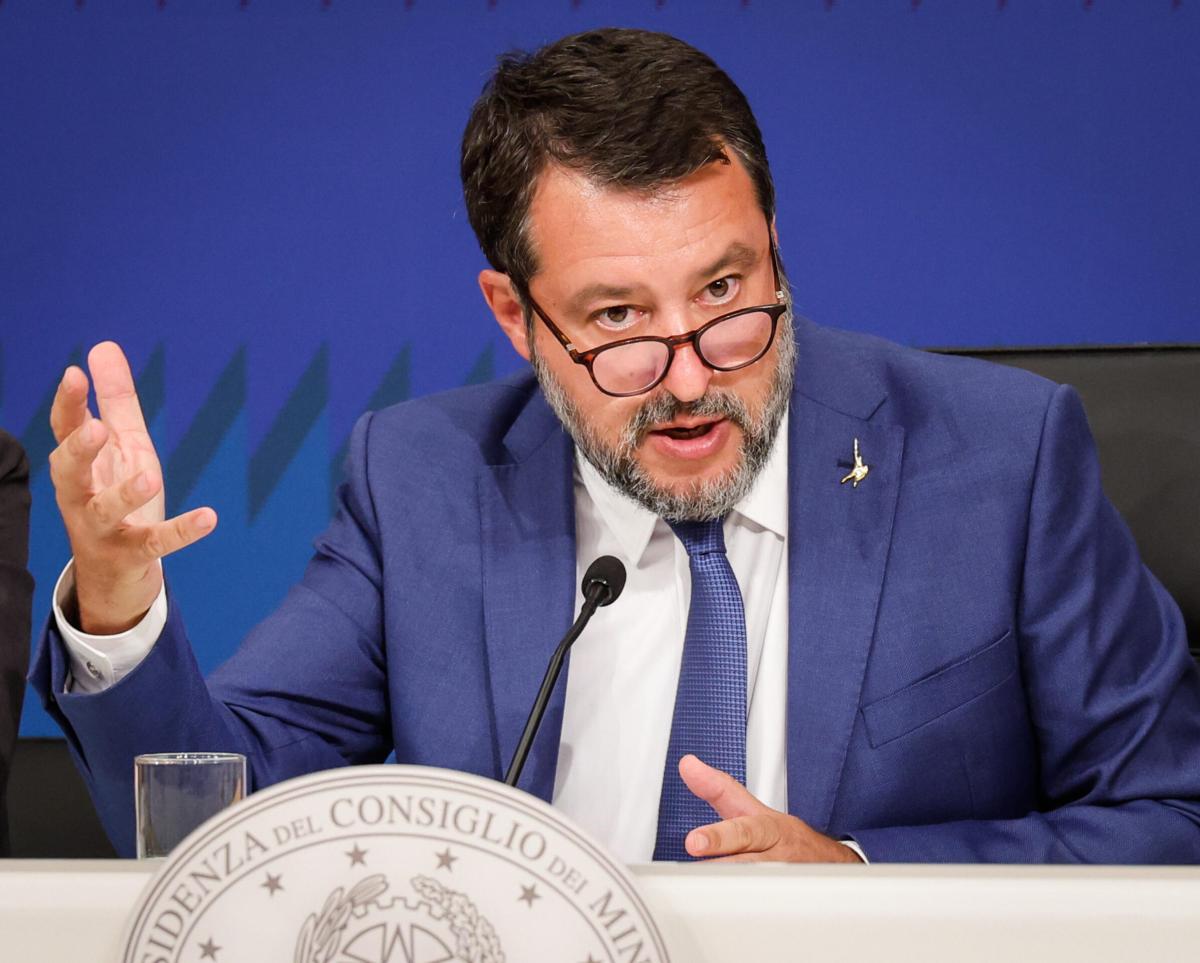 Salvini: “Sono straconvinto di reintrodurre le Province”