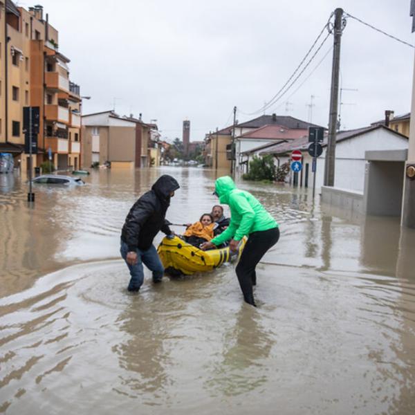 Contributi a fondo perduto imprese, maltempo Emilia Romagna: domande Simest dal 26 giugno 2023, aiuti fino a 1,5 milioni di euro