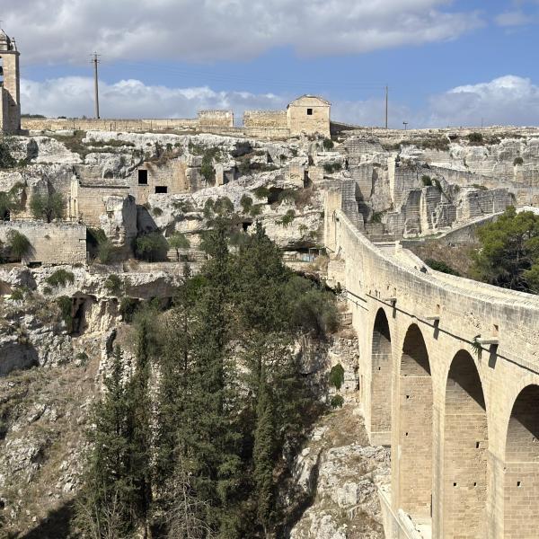 Ponte Acquedotto di Gravina: l’icona del cinema ha un risvolto oscuro