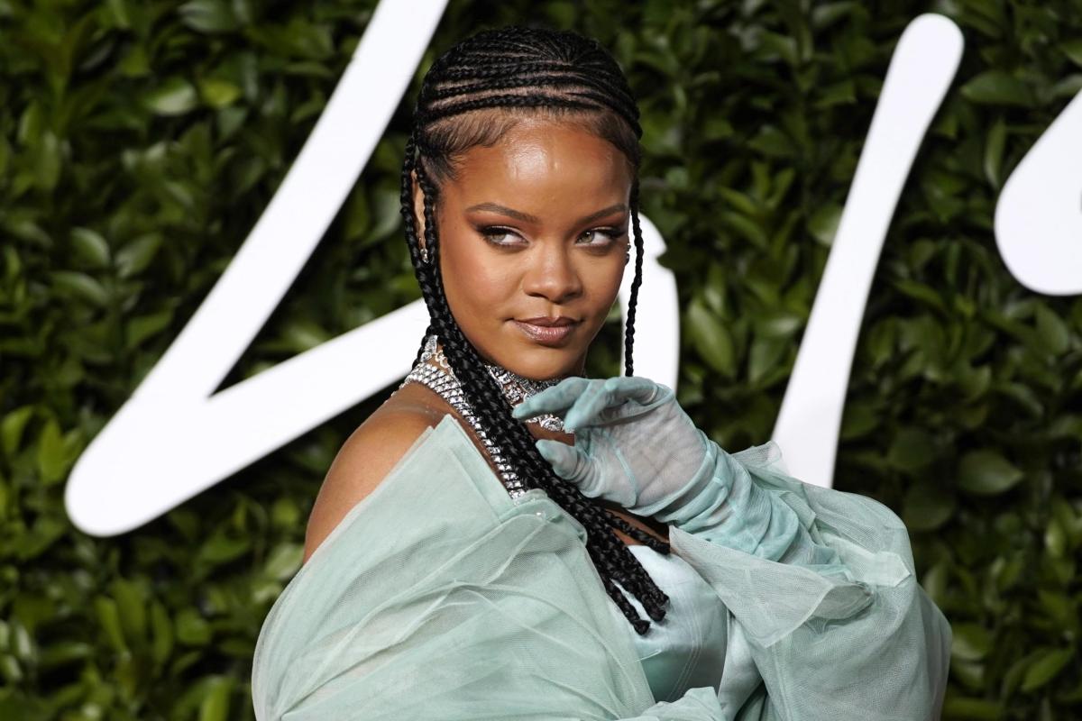 Rihanna canterà al Super Bowl 2023, l’ufficialità arriva sui social