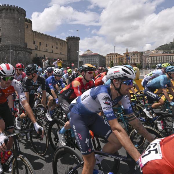 Quanto guadagna un ciclista professionista e il vincitore del Giro d’Italia?