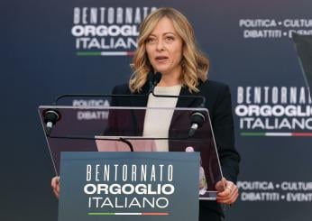 Per Libero Giorgia Meloni è “Uomo dell’anno”: scoppia la polemica. La replica: “Non ricordate il manifesto di Bonino nel ’99?”