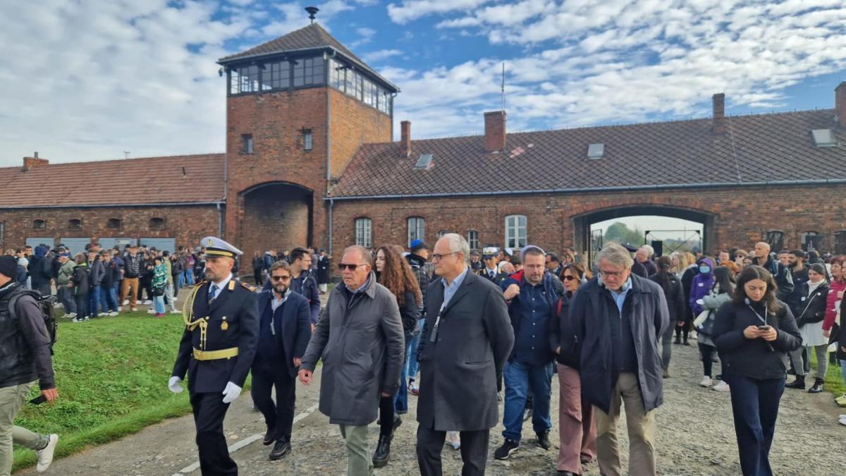 Gualtieri in visita a Birkenau: “Fare tesoro della forza dei soprav…