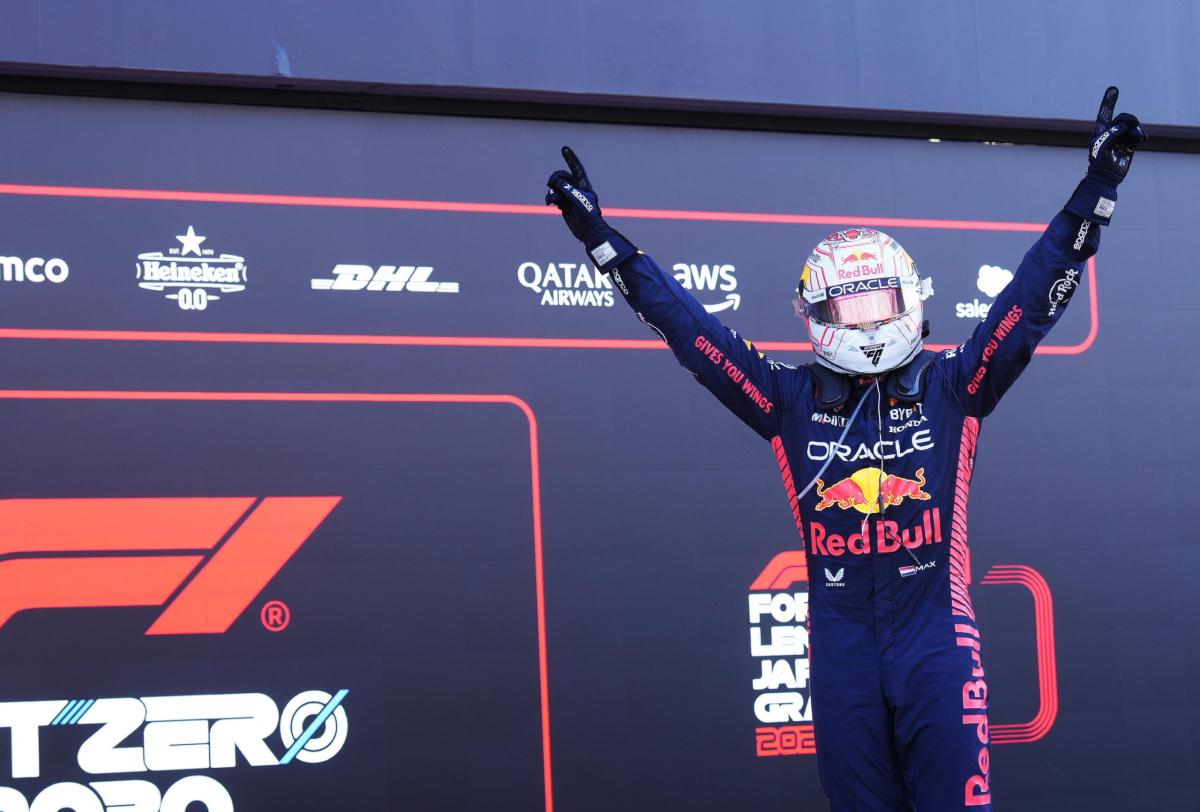 Abu Dhabi, vince Verstappen davanti a Leclerc e Russell: la Mercede…