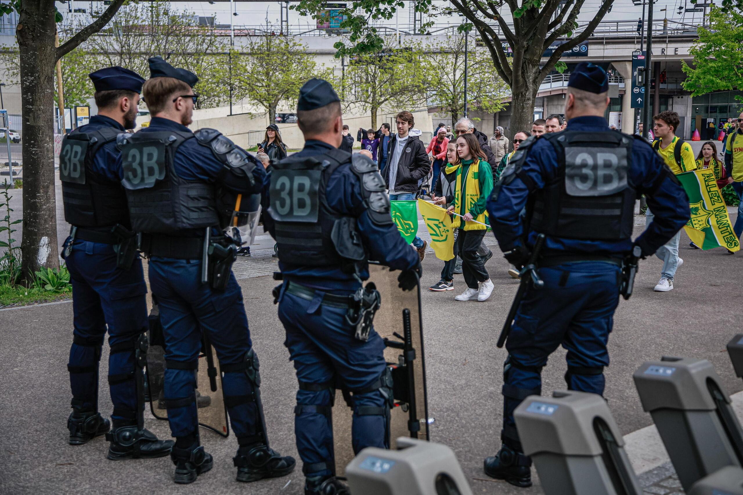 Allarme bomba Nantes: pacco sospetto sugli spalti fa posticipare l’inizio della partita