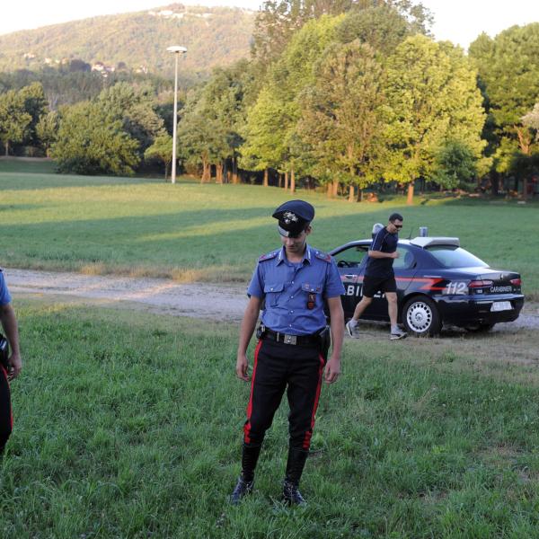 Torino, stupro in corso Racconigi: 29enne trascinata e violentata nell’androne di un palazzo. Si cerca l’aggressore