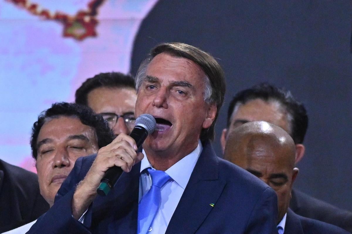 Brasile, guai per Bolsonaro: l’ex presidente è accusato di corruzione e appropriazione indebita di gioielli