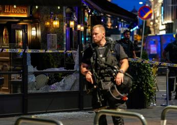 Norvegia, sparatoria in un locale di Oslo: due morti. La polizia indaga per terrorismo. Annullata marcia orgoglio Lgbt