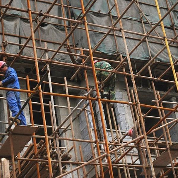 Palermo, incidente sul lavoro: operaio muore cadendo da un’impalcatura a Campofelice di Roccella