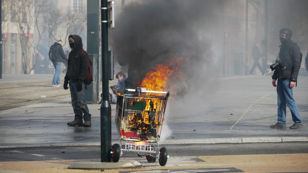 Proteste in Corsica: gli indipendentisti scendono in piazza