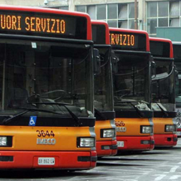 25 marzo giornata di scioperi: stop scuola e trasporti. Cortei per il clima