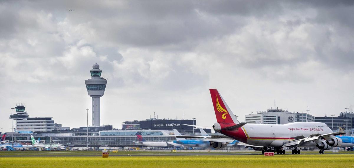 Aeroporto di Amsterdam, addio ai jet privati contro emissioni e inq…