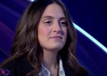 Grande Fratello, la sorella di Perla contro la mamma di Greta: “Allibita”