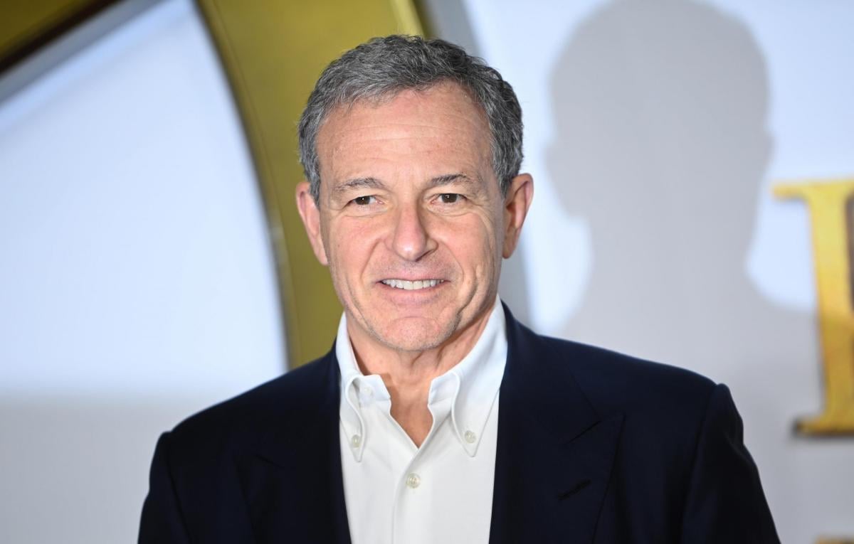 Disney clamoroso ritorno di Bob Iger come CEO