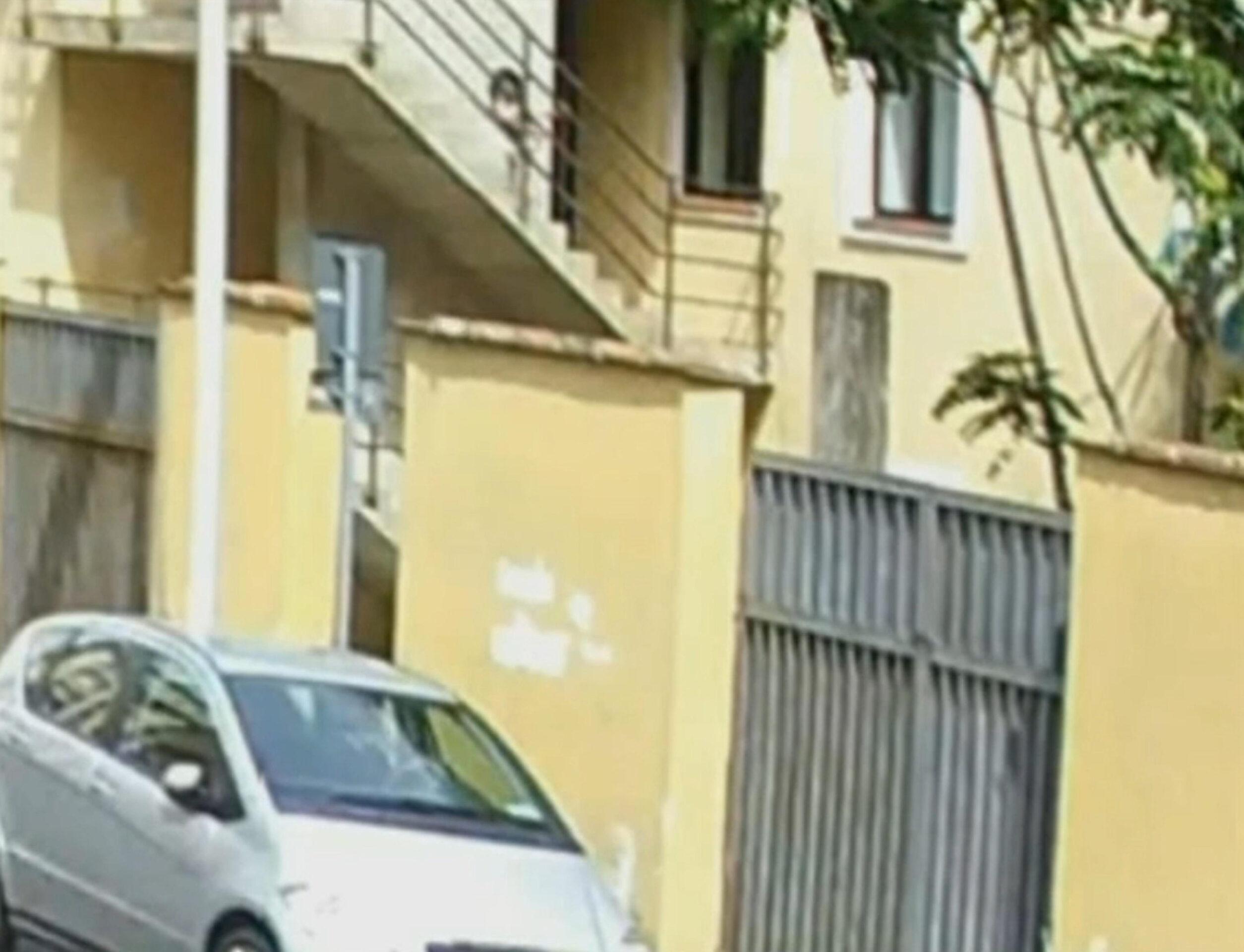 Kata scomparsa a Firenze, le ultime notizie: è giallo su un video girato da un ex occupante dell’Astor dopo il rapimento della bambina