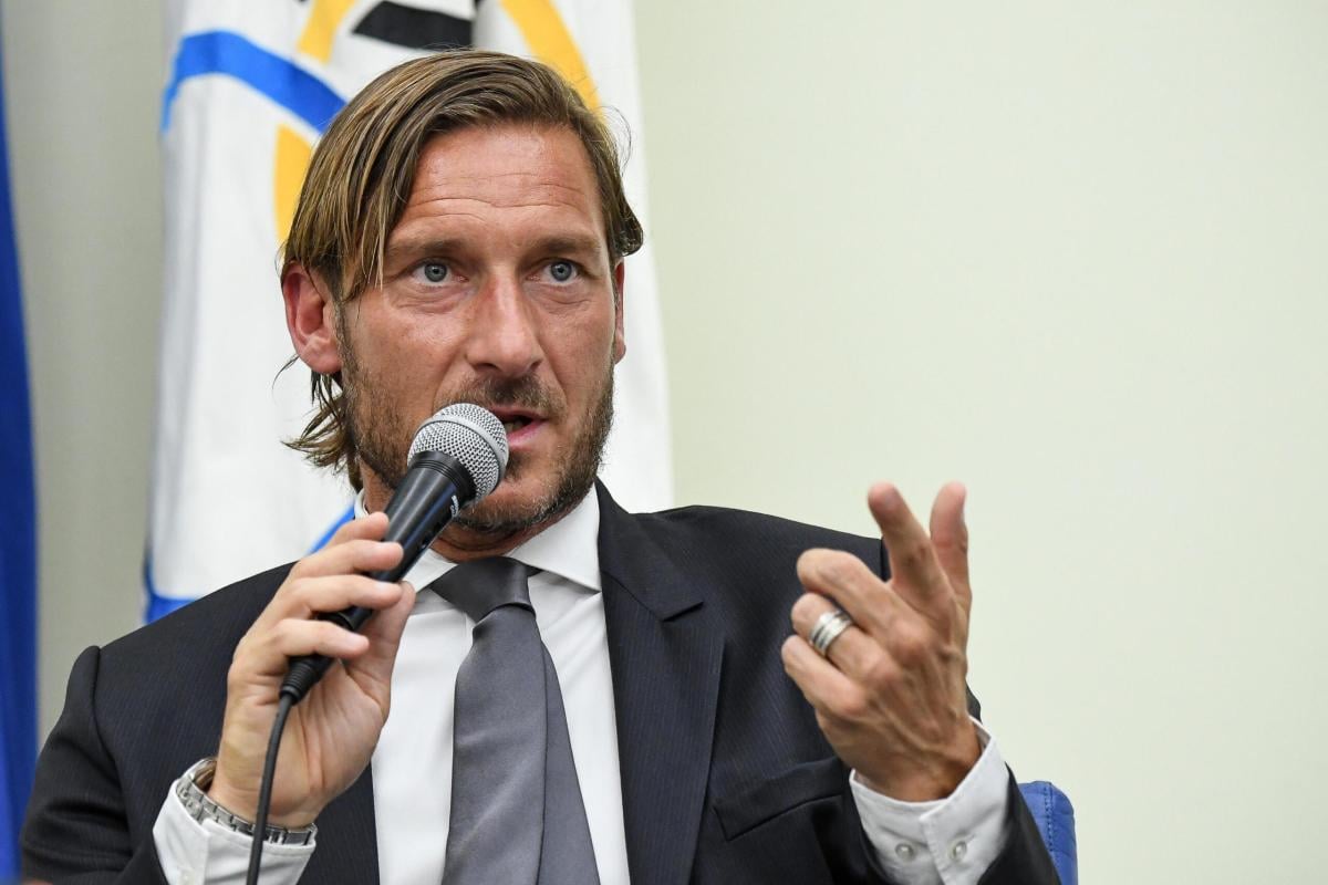 Totti all’allenamento del Real Madrid, l’emozione dei blancos