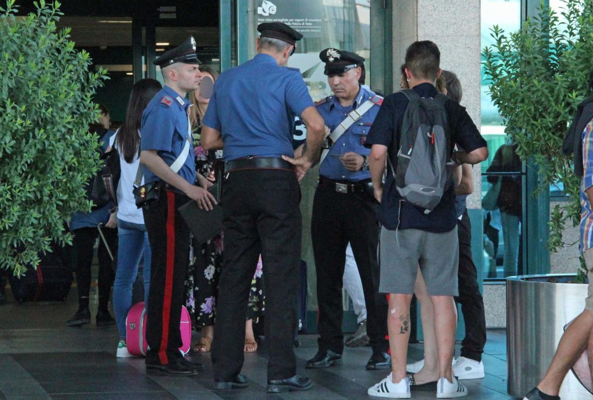 Riconsegnano vuoto un portafogli smarrito, in quattro denunciati pe…