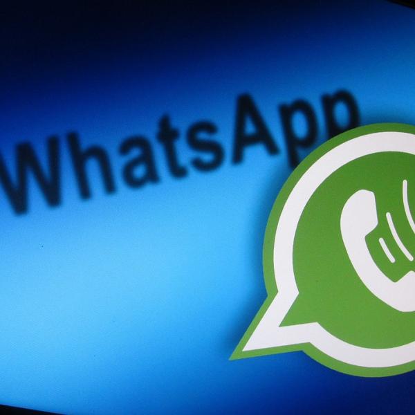 Licenziamento su WhatsApp è legittimo? Cosa dice la legge