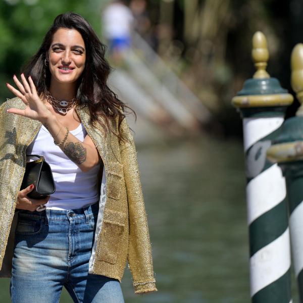 Levante ce l’ha con Elodie? In una storia su Instagram che poi cancella: “Se non conosci il tema e non hai le capacità linguistiche non parlarne”| VIDEO