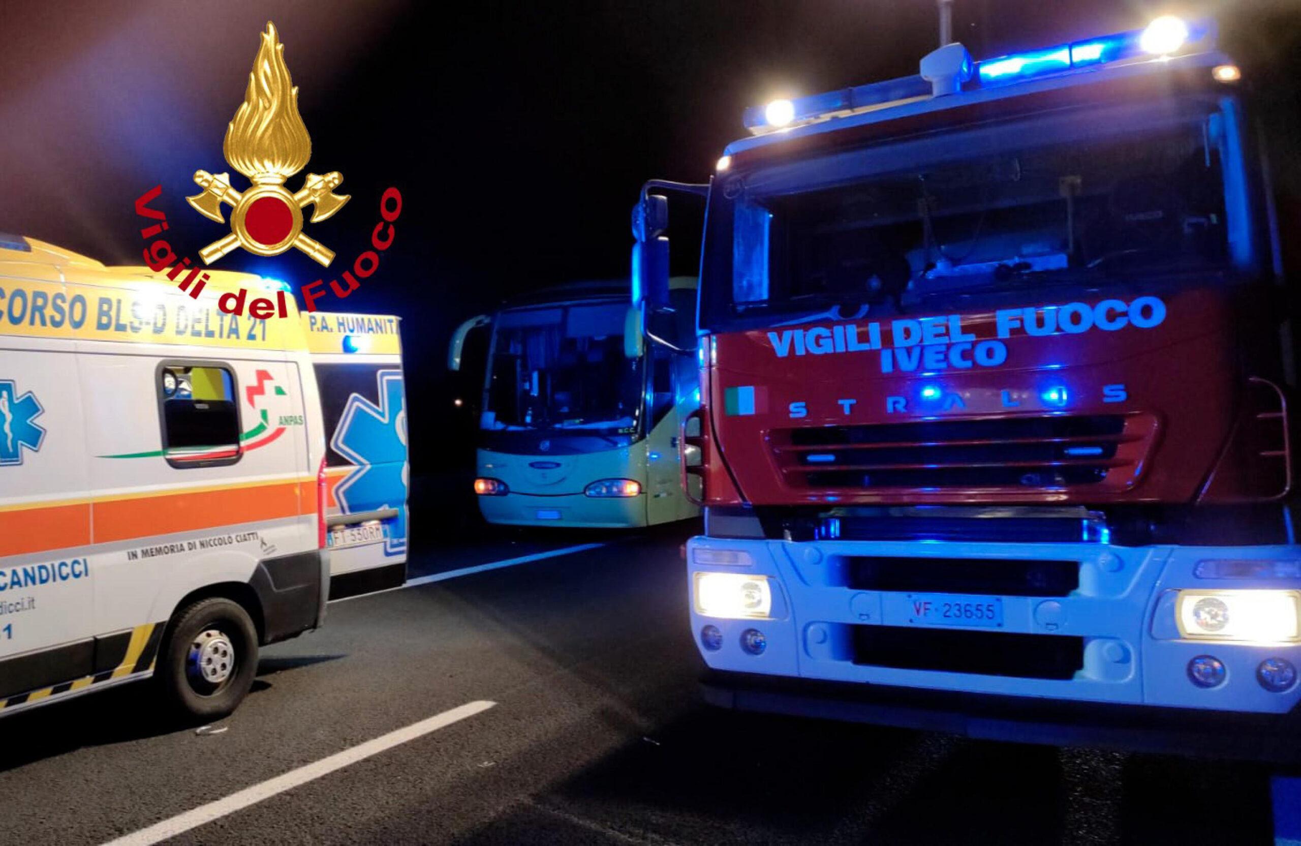 Firenze, incendio sull’A1: camion in fiamme, traffico in tilt