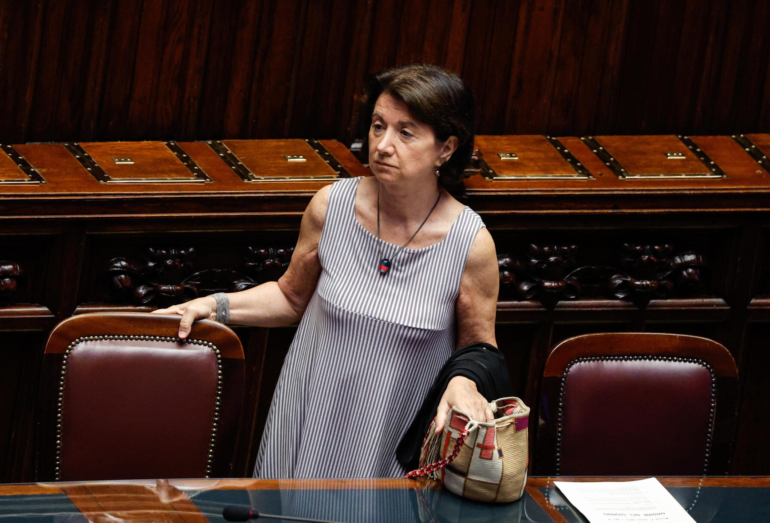 Femminicidio, il governo accelera per nuova legge. Roccella: “Legge in due mesi”